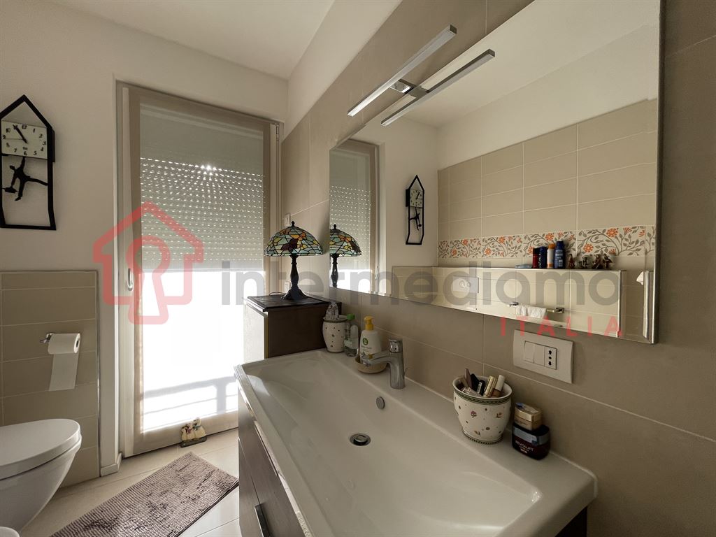ROMARZOLLO - MODERNO E SOLEGGIATO TRILOCALE - Appartamento Residenziale Arco
