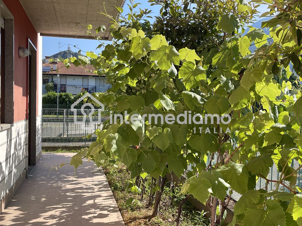 ESCLUSIVA ABITAZIONE CON GIARDINO IN ZONA PREGIATA – POCHISSIME UNITÀ! - Appartamento Residenziale Arco