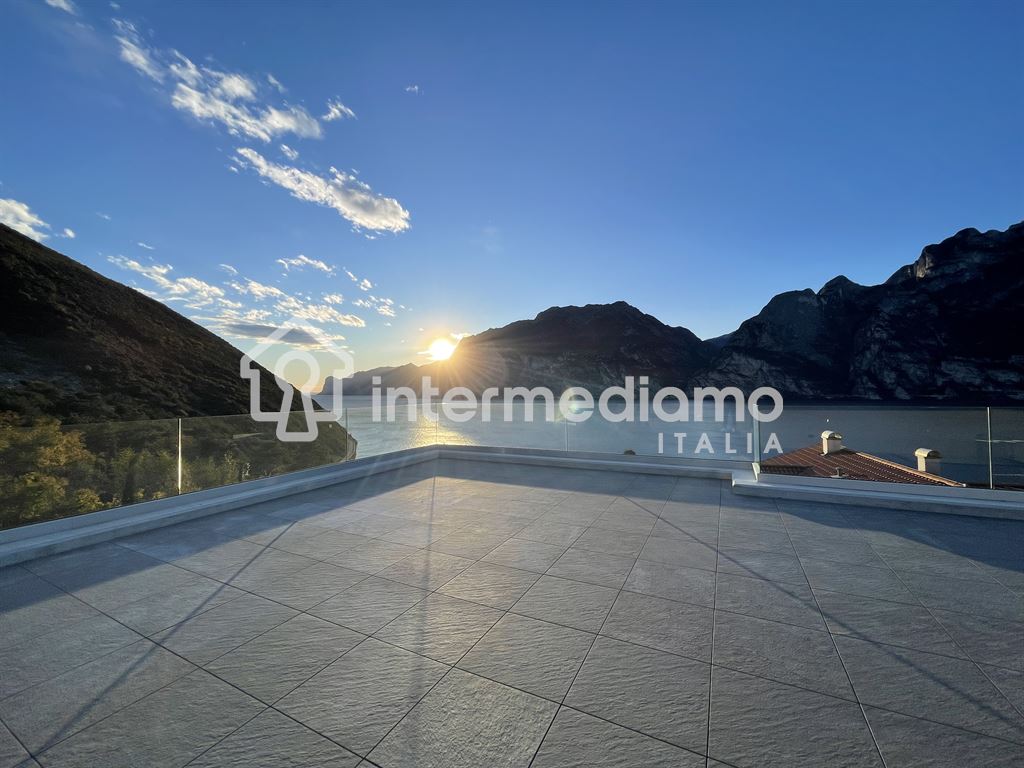 RESIDENZA MEDITERRANEA - ATTICO ESCLUSIVO! - Appartamento Residenziale Nago-Torbole