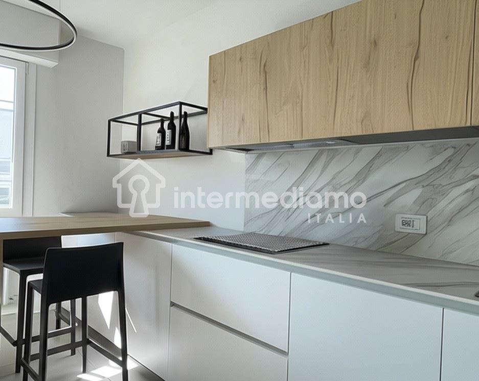 ELEGANTE QUADRILOCALE RISTRUTTURATO CON VISTA - Appartamento Residenziale Arco