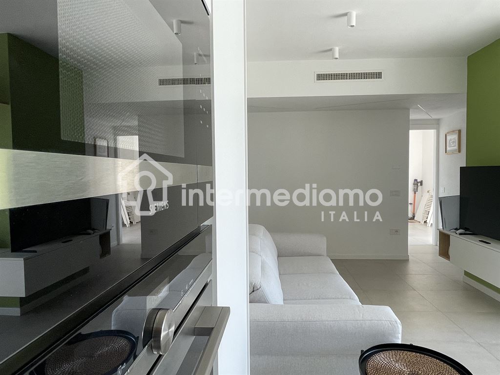 ELEGANTE QUADRILOCALE RISTRUTTURATO CON VISTA - Appartamento Residenziale Arco