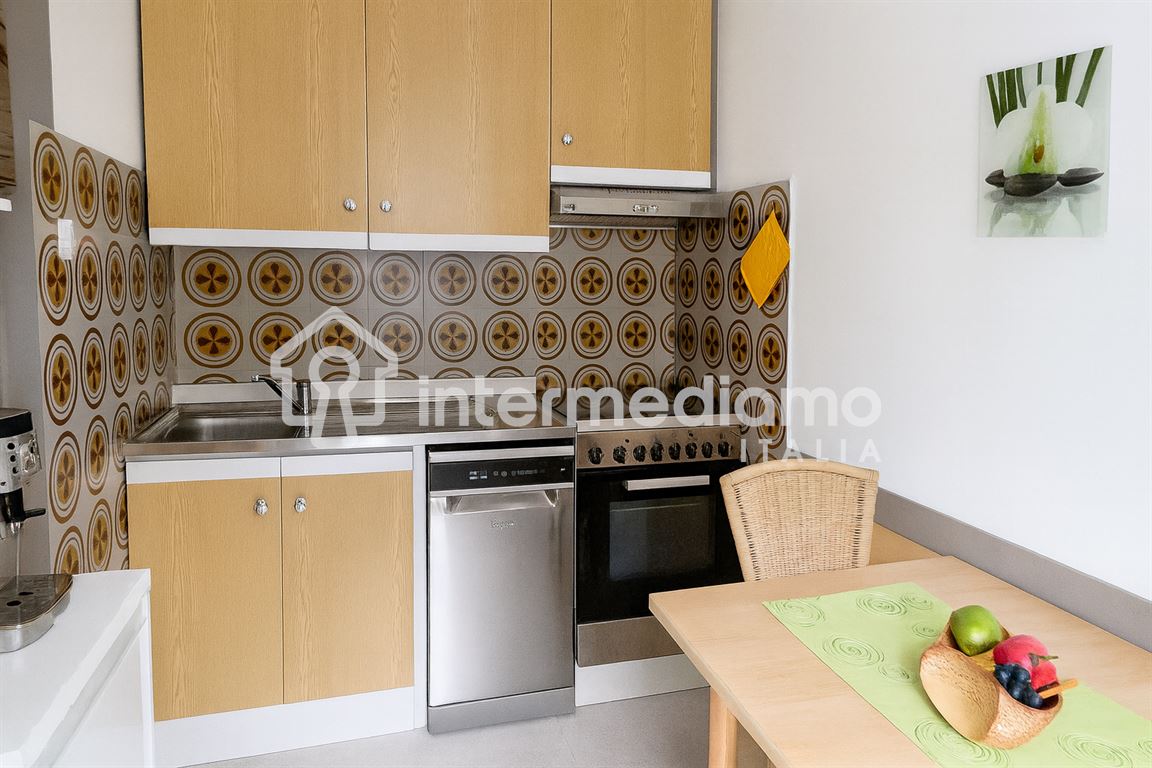 VILLA SINGOLA A TORBOLE - PRESTIGIO E COMFORT A DUE PASSI DAL LAGO - Villa bifamiliare Residenziale Nago-Torbole