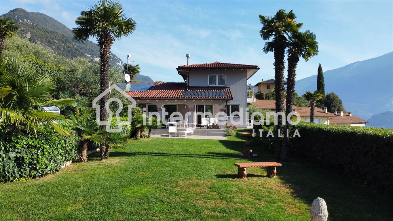 Intermediamo Italia ad Arco nel Garda Trentino, un team di professionisti con più di 20 anni di esperienza nel settore immobiliare