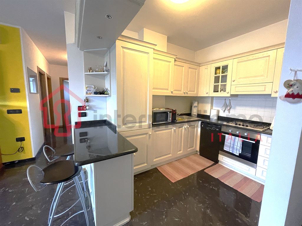 QUADRILOCALE CON GIARDINO VICINO AL CENTRO - Appartamento Residenziale Arco