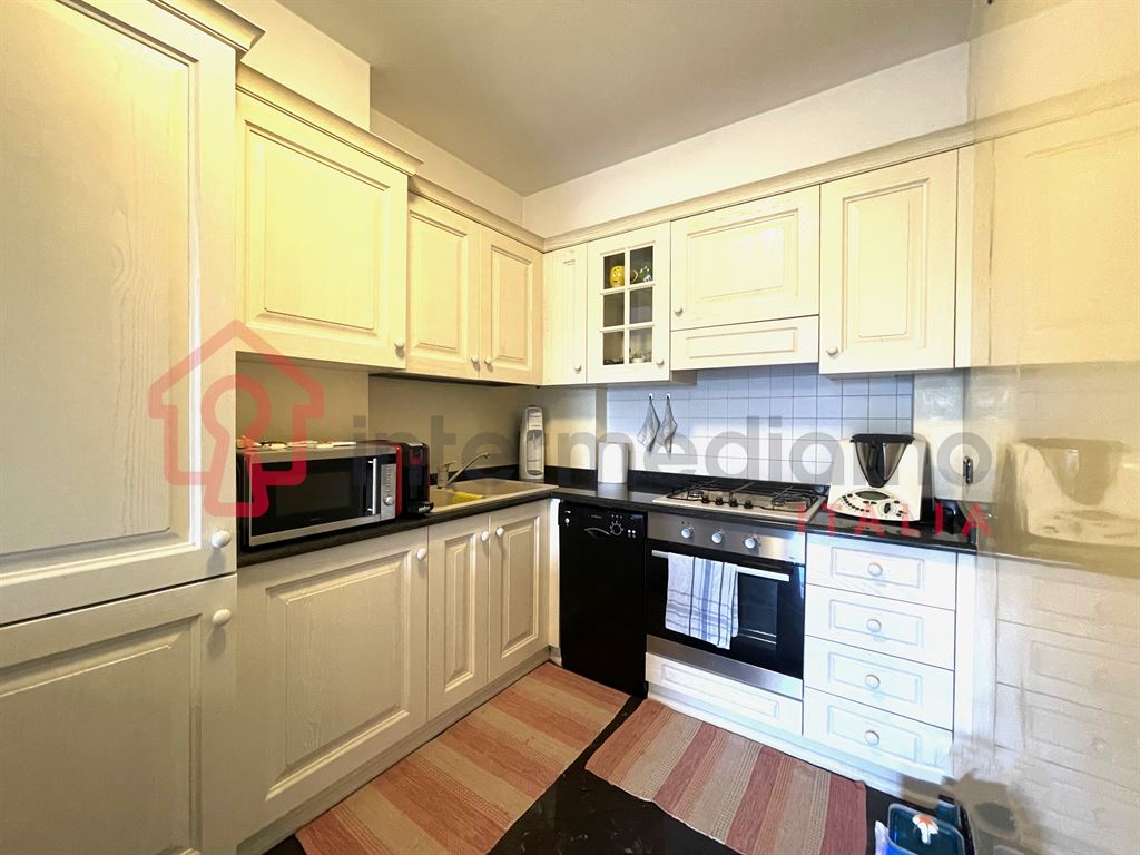 QUADRILOCALE CON GIARDINO VICINO AL CENTRO - Appartamento Residenziale Arco