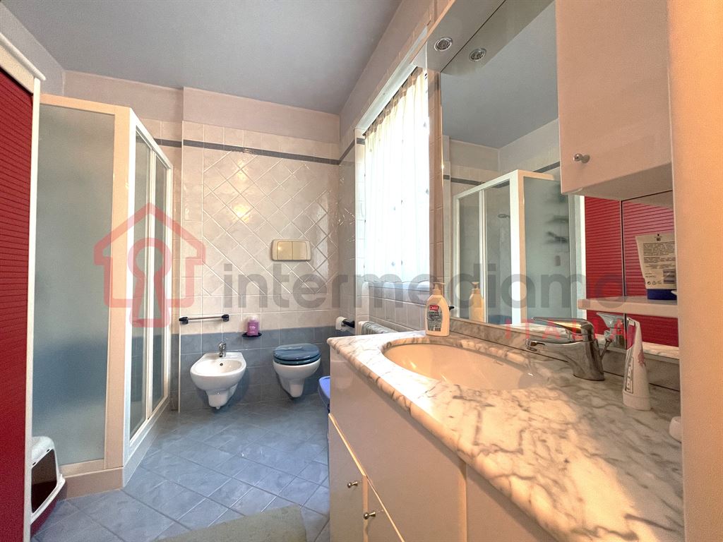 QUADRILOCALE CON GIARDINO VICINO AL CENTRO - Appartamento Residenziale Arco