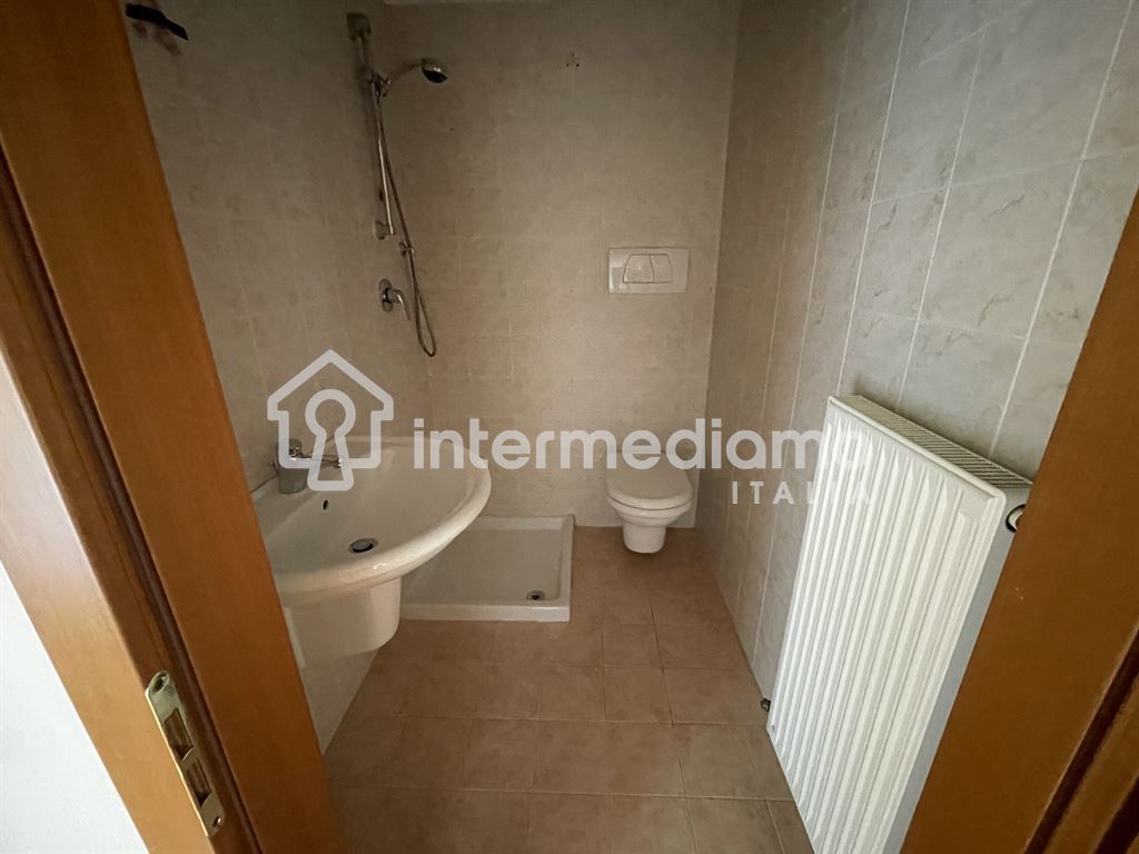 IN AFFITTO - APPARTAMENTO CON GIARDINO PRIVATO - Appartamento Residenziale Arco