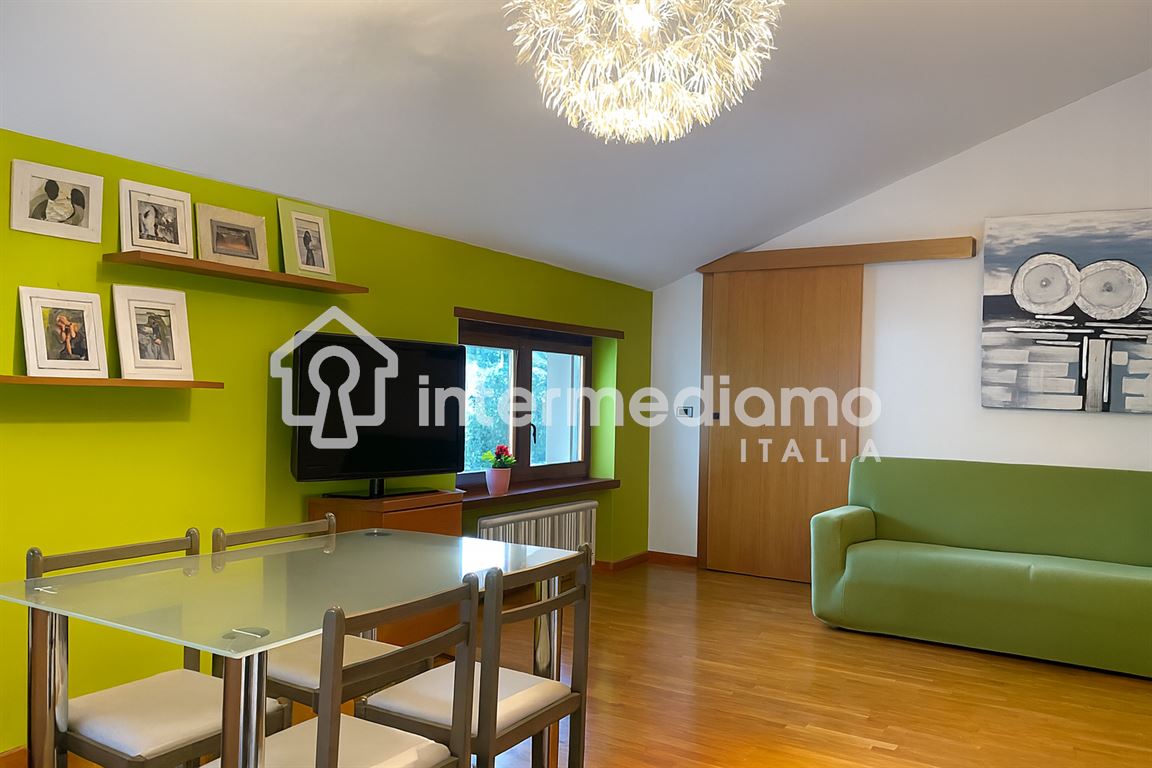 INVESTI OGGI A RIVA DEL GARDA: MANSARDA ARREDATA CON GARAGE - Appartamento Residenziale Riva del Garda