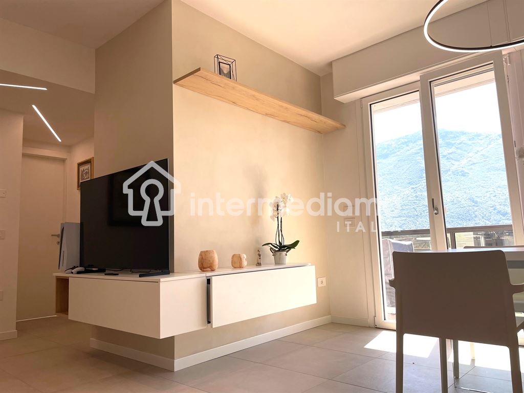 MODERNO QUADRILOCALE RISTRUTTURATO - NO GILMOZZI