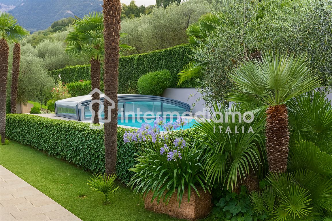 VIVI L'ECCELLENZA: VILLA ESCLUSIVA CON PISCINA - Villa Residenziale Riva del Garda