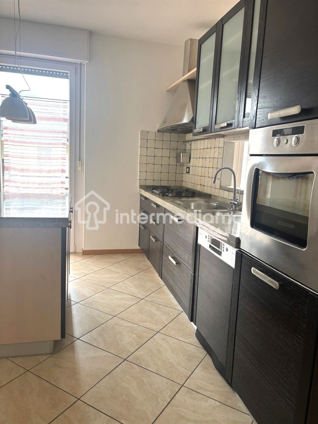 IN AFFITTO AMPIO QUADRILOCALE CON TERRAZZO E GARAGE - Appartamento Residenziale Riva del Garda