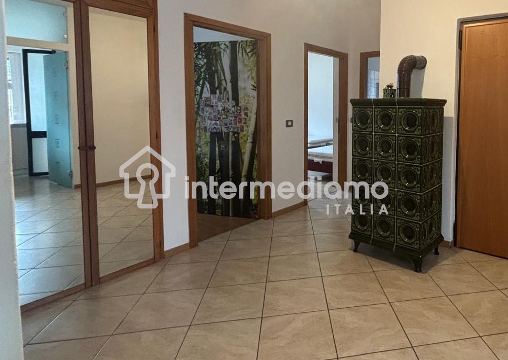 IN AFFITTO AMPIO QUADRILOCALE CON TERRAZZO E GARAGE - Appartamento Residenziale Riva del Garda