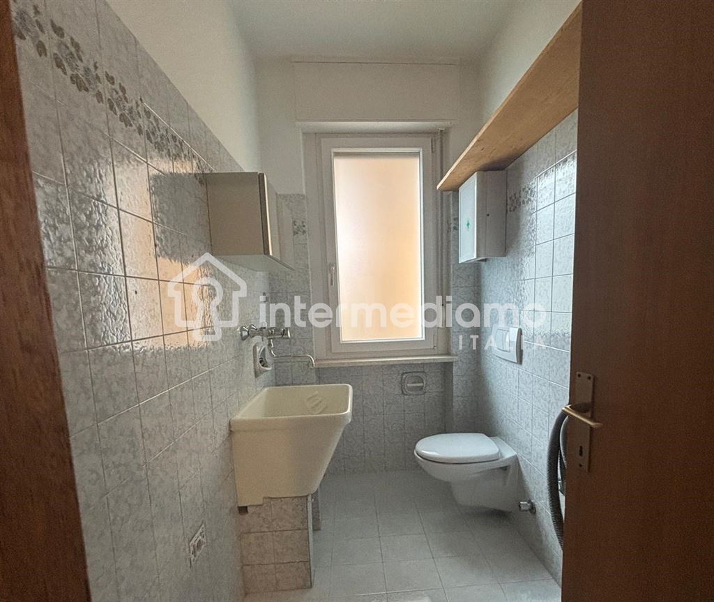 IN AFFITTO AMPIO QUADRILOCALE CON TERRAZZO E GARAGE - Appartamento Residenziale Riva del Garda