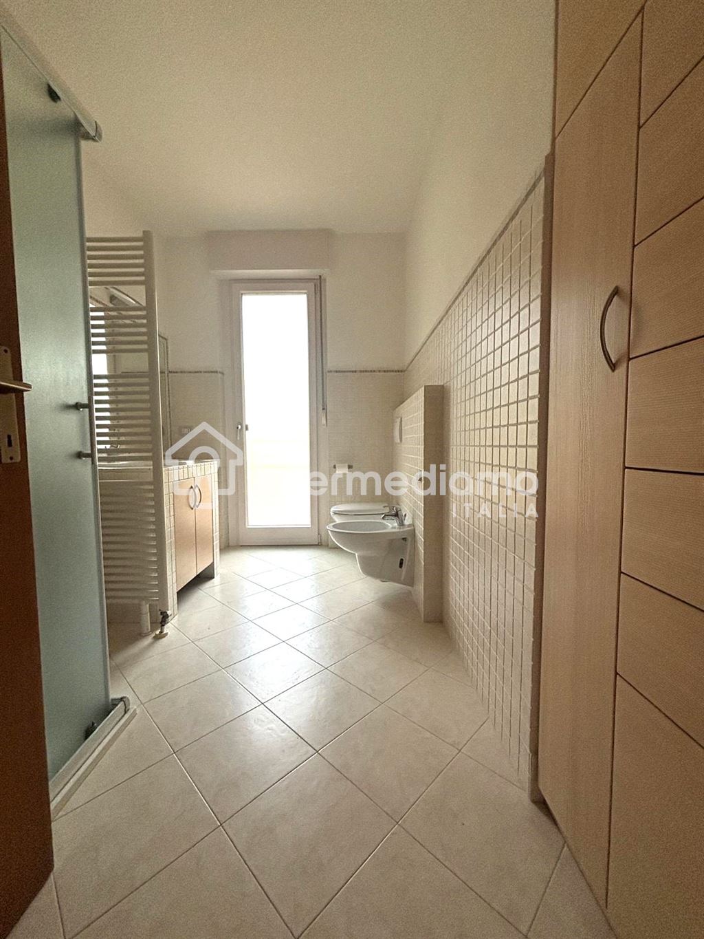 IN AFFITTO AMPIO QUADRILOCALE CON TERRAZZO E GARAGE - Appartamento Residenziale Riva del Garda