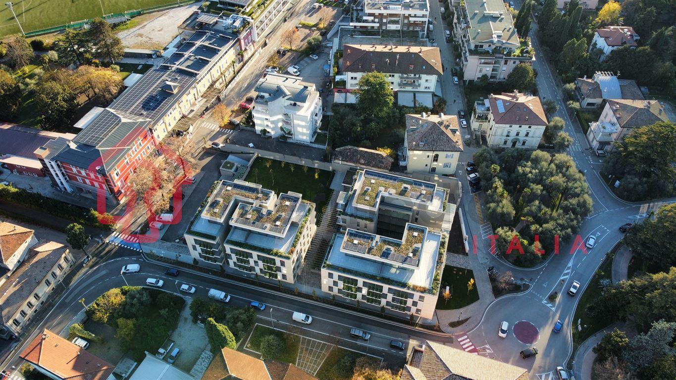 LOCALE COMMERCIALE IN AFFITTO - VIA SAN PIETRO - Attività Commerciale Commerciale Arco