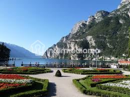 MODERNO TRILOCALE CON GARAGE A DUE PASSI DAL CENTRO - Appartamento Residenziale Riva del Garda