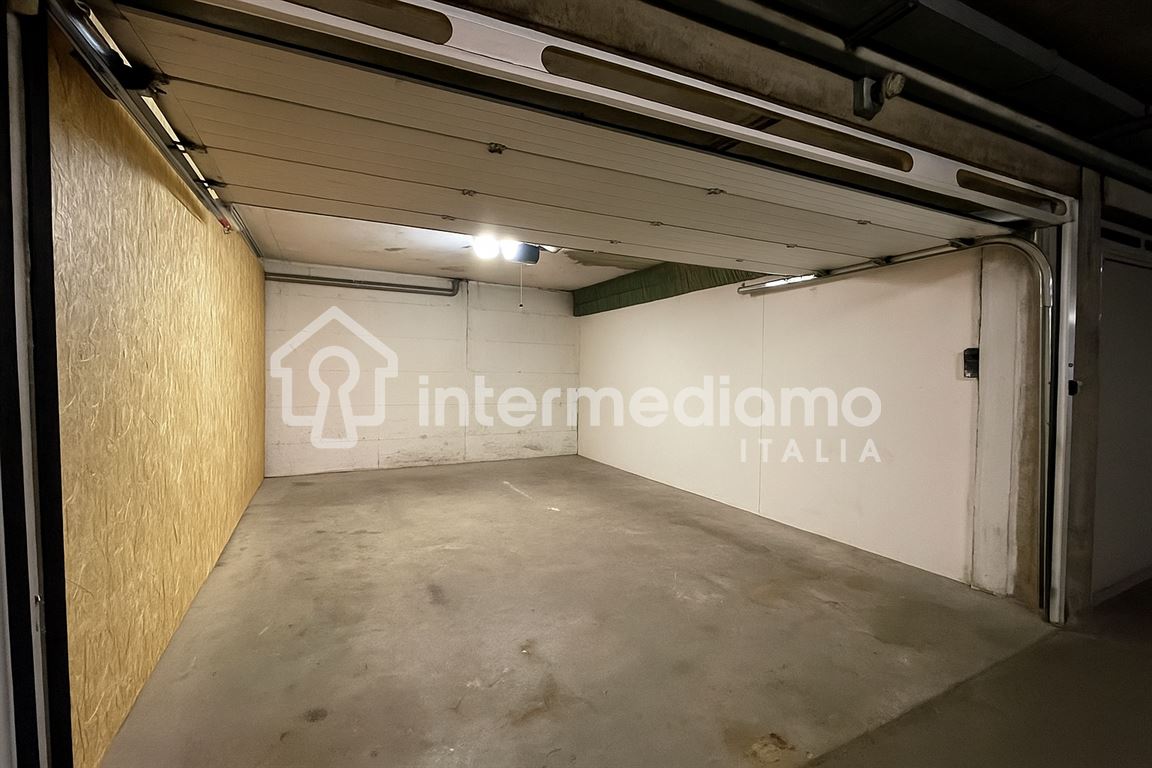 IN VENDITA GARAGE DOPPIO - Box Residenziale Riva del Garda