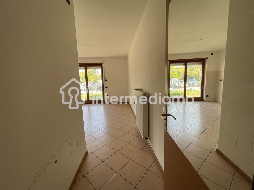 IN AFFITTO - APPARTAMENTO CON GIARDINO PRIVATO - Appartamento Residenziale Arco