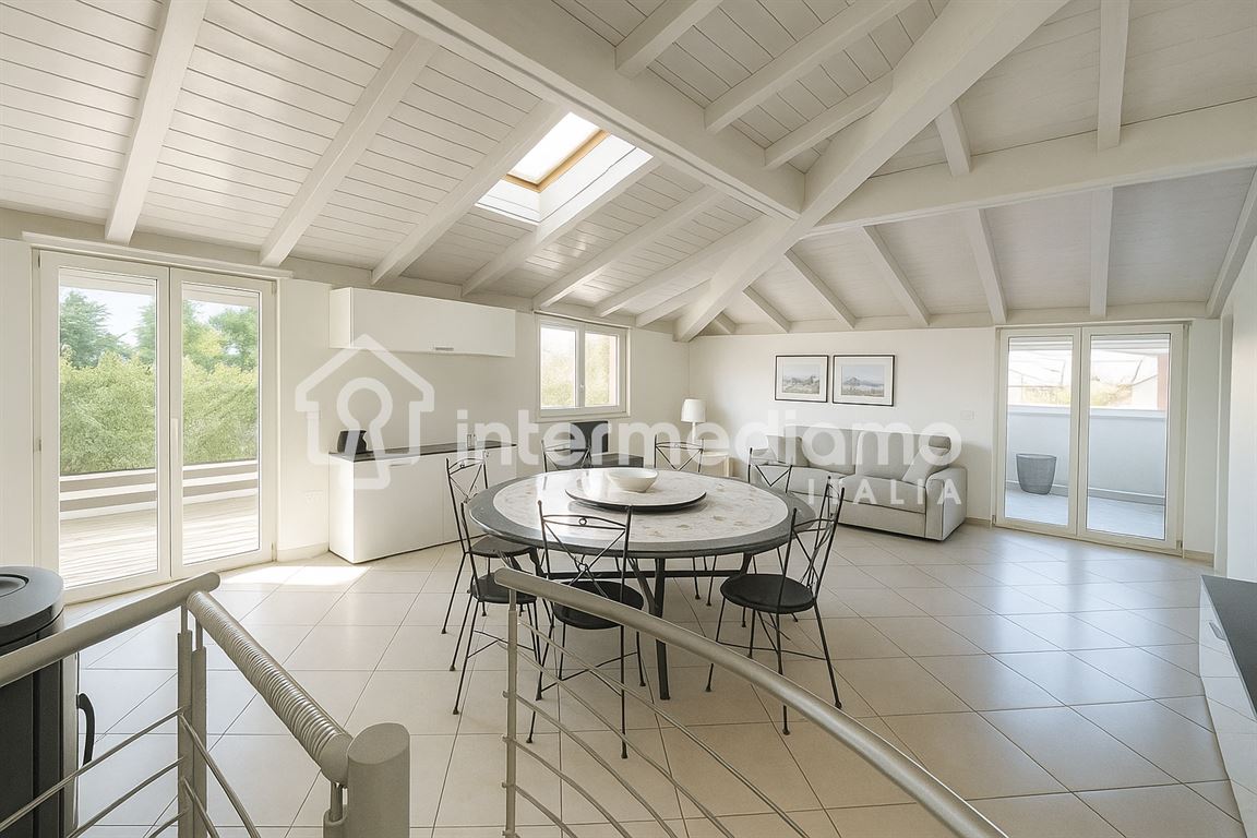 PRESTIGIOSO ATTICO PANORAMICO SU DUE LIVELLI - Attico Residenziale Arco