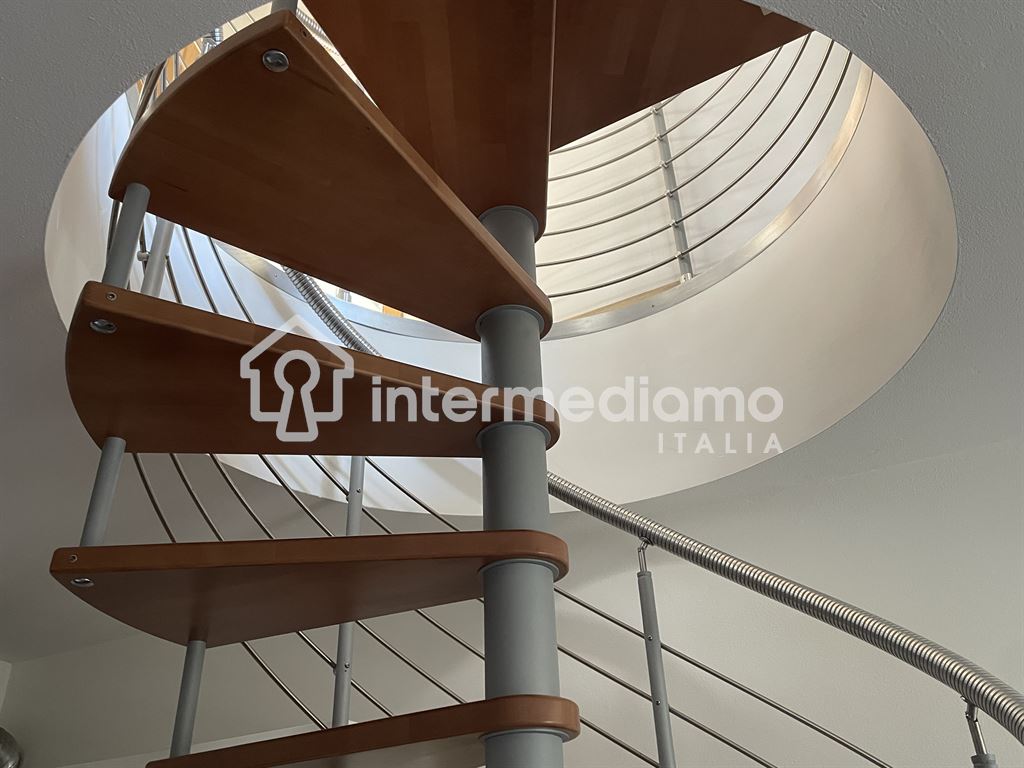 PRESTIGIOSO ATTICO PANORAMICO SU DUE LIVELLI - Attico Residenziale Arco