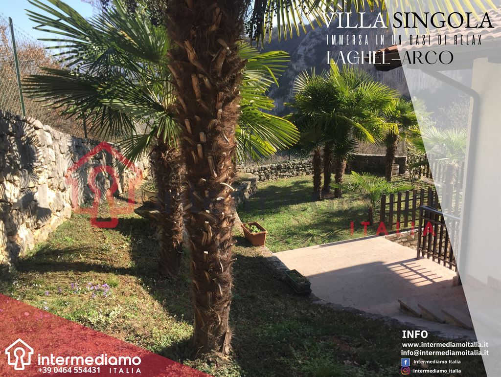 LAGHEL - VILLA INDIPENDENTE SU 2 LIVELLI - Villa Residenziale Arco