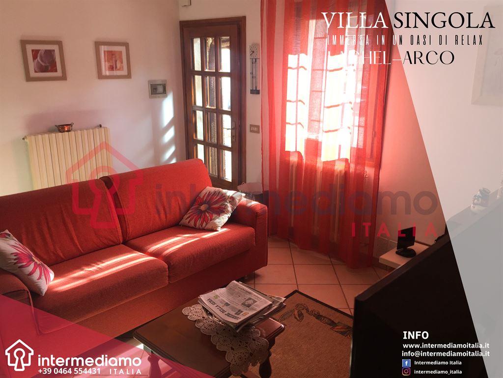 LAGHEL - VILLA INDIPENDENTE SU 2 LIVELLI - Villa Residenziale Arco