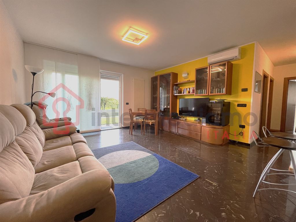 QUADRILOCALE CON GIARDINO VICINO AL CENTRO - Appartamento Residenziale Arco