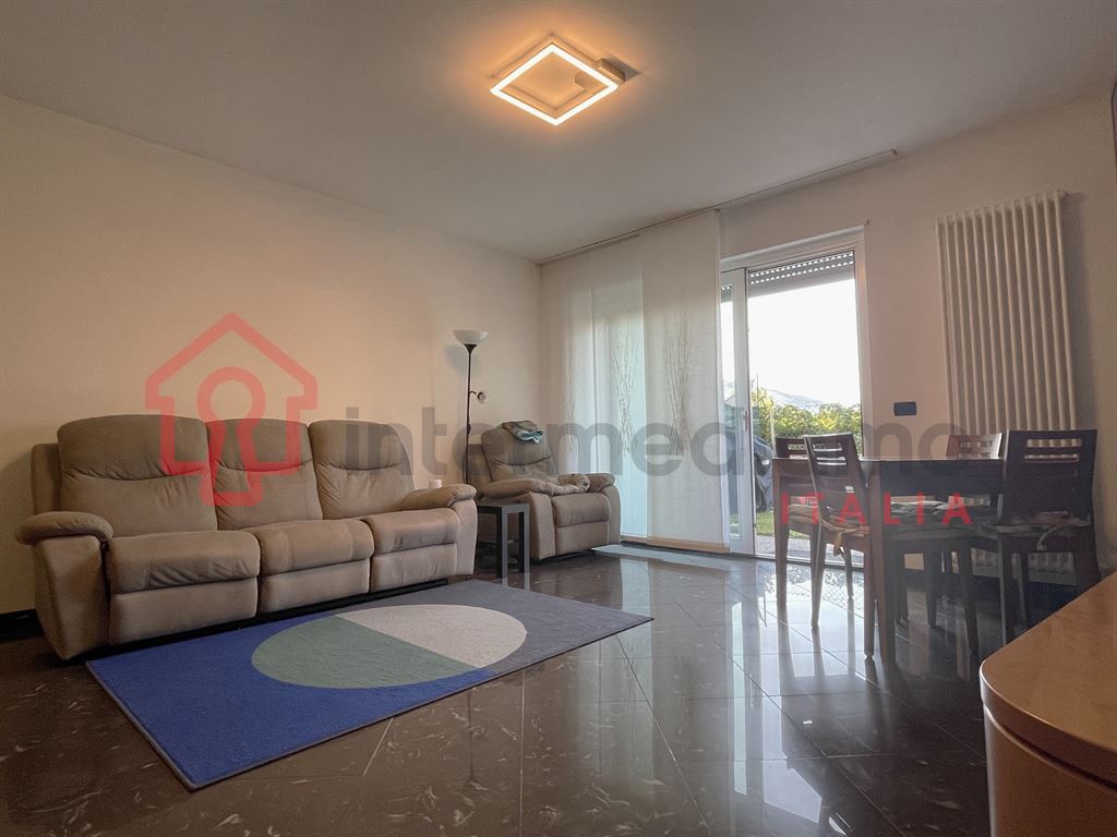 QUADRILOCALE CON GIARDINO VICINO AL CENTRO - Appartamento Residenziale Arco