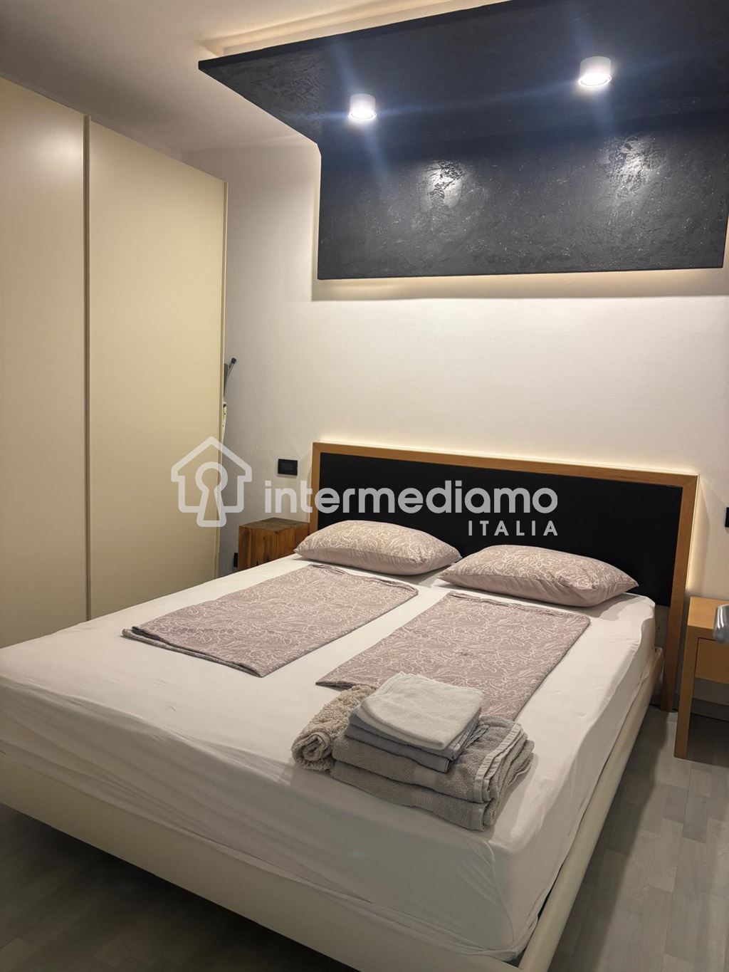 IN AFFITTO TRANSITORIO - APPARTAMENTO CON DUE CAMERE DA LETTO - Appartamento Residenziale Riva del Garda