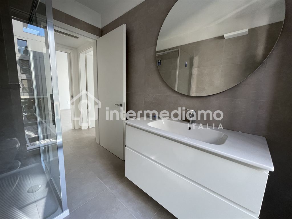 IN AFFITTO NUOVO LUMINOSO TRILOCALE NEL CENTRO DI ARCO - Appartamento Residenziale Arco