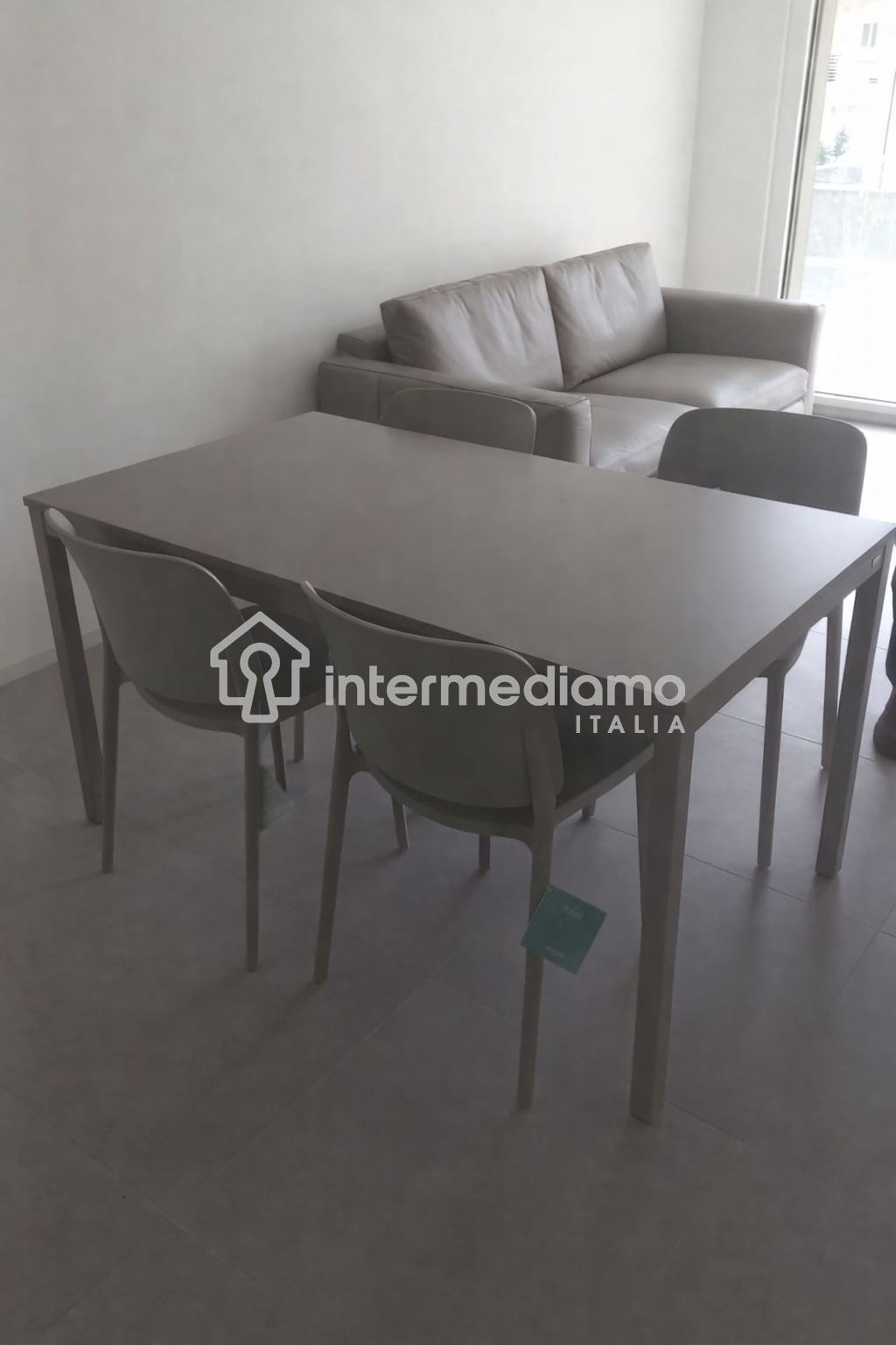 IN AFFITTO NUOVO LUMINOSO TRILOCALE NEL CENTRO DI ARCO - Appartamento Residenziale Arco