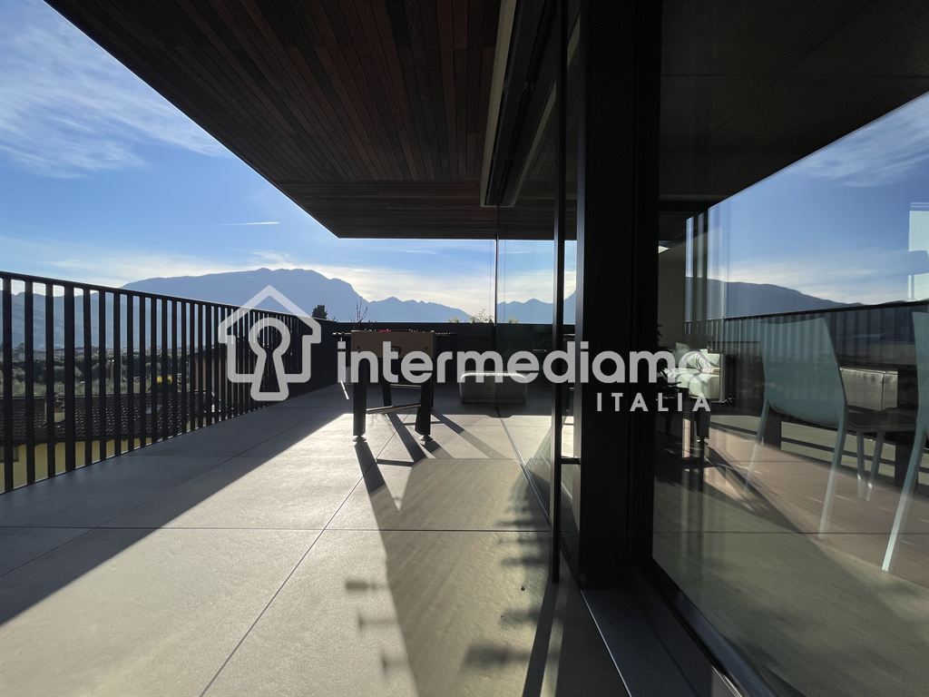 IL PIU' BELL' APPARTAMENTO DI RIVA DEL GARDA - Attico Residenziale Riva del Garda