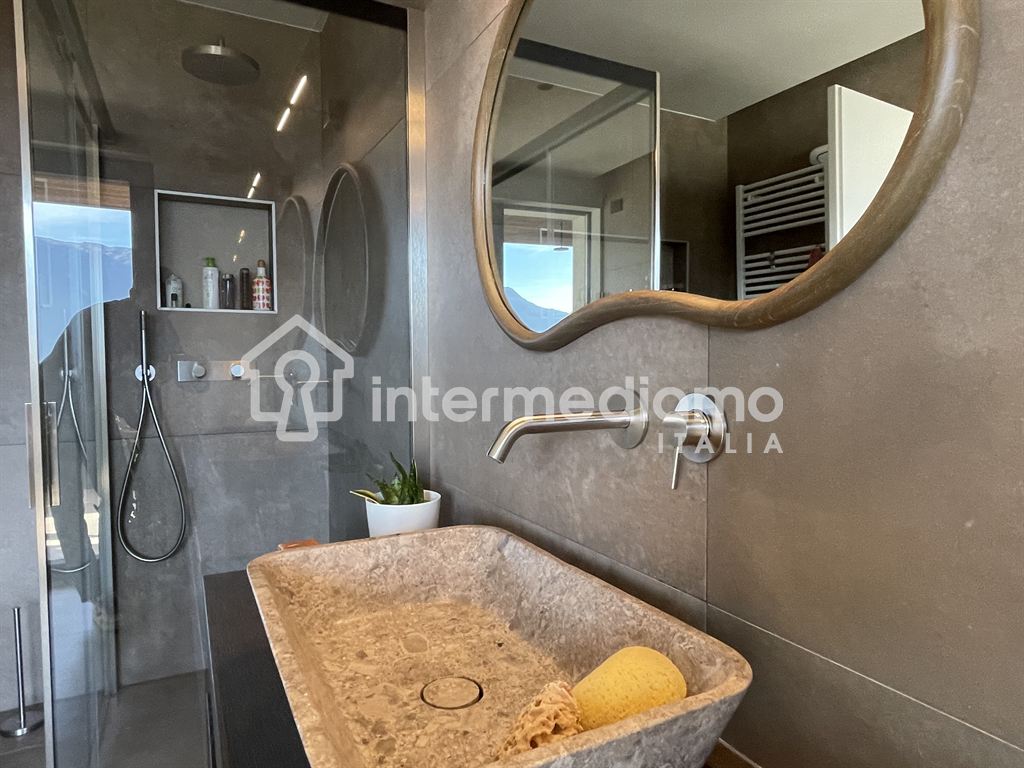 IL PIU' BELL' APPARTAMENTO DI RIVA DEL GARDA - Attico Residenziale Riva del Garda