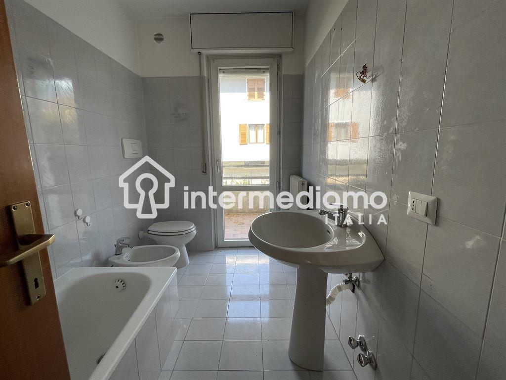 QUADRILOCALE CON GIARDINO PRIVATO A BOLOGNANO - Appartamento Residenziale Arco