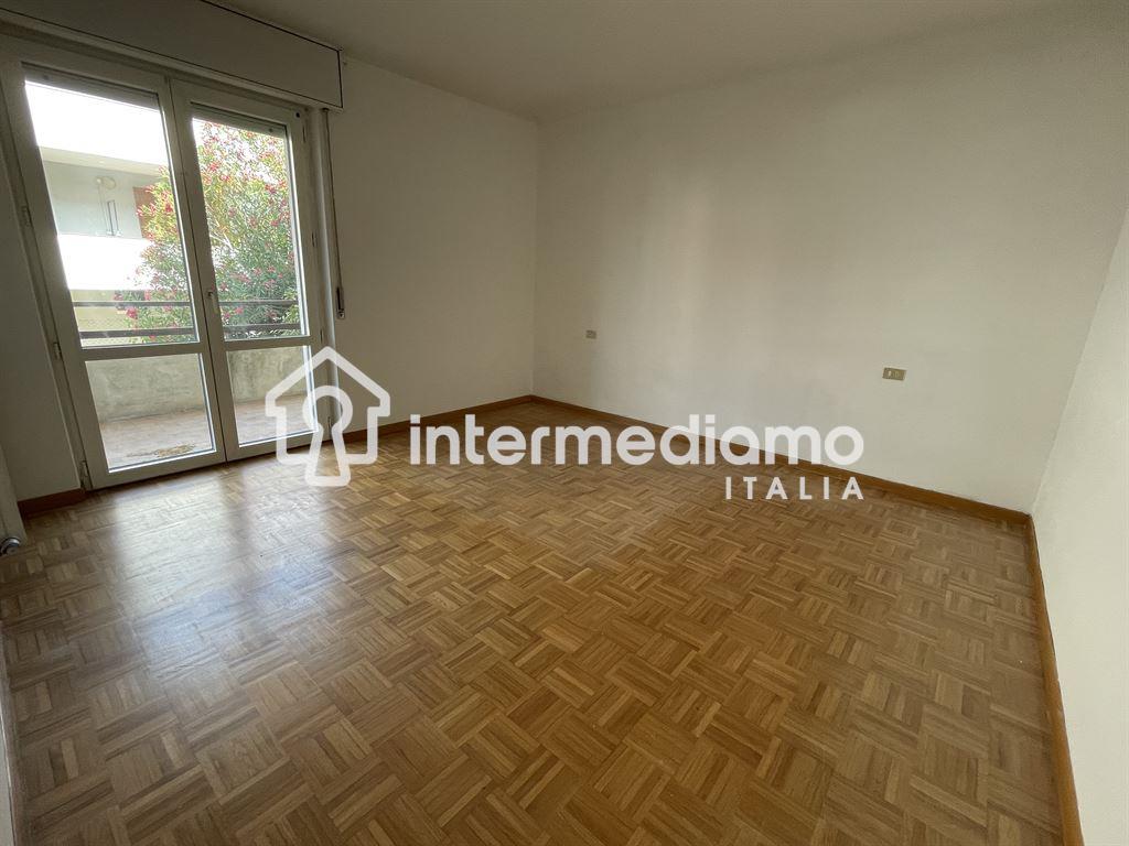 QUADRILOCALE CON GIARDINO PRIVATO A BOLOGNANO - Appartamento Residenziale Arco