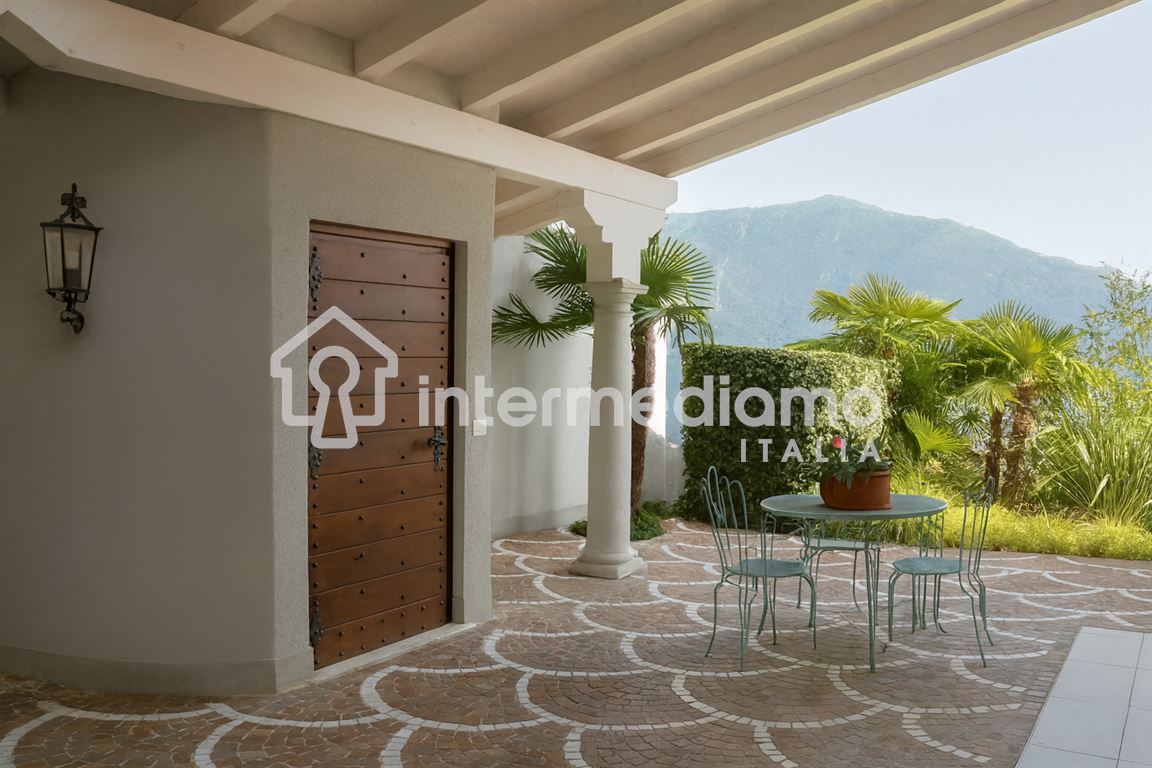 VIVI L'ECCELLENZA: VILLA ESCLUSIVA CON PISCINA - Villa Residenziale Riva del Garda