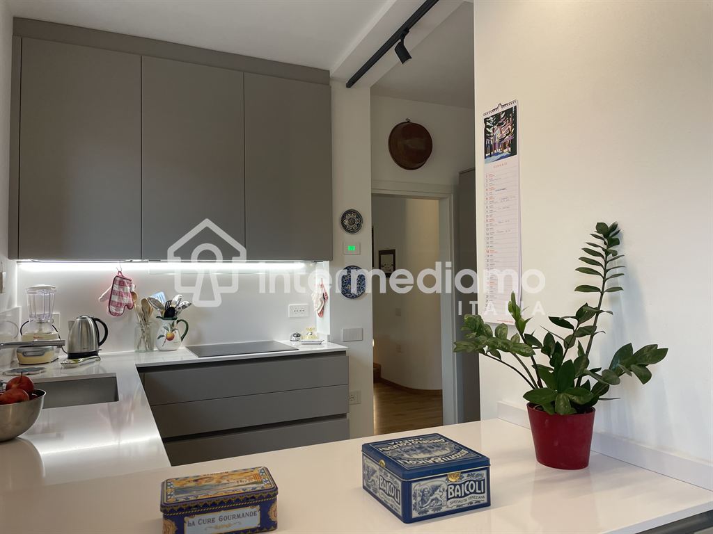 BUSATTE - ELEGANTE RESIDENZA VISTA LAGO - Villa Residenziale Nago-Torbole