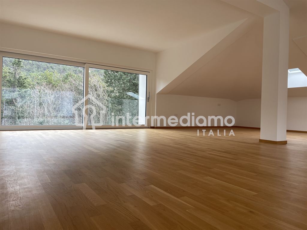 NUOVO ATTICO IN TOTALE LIBERTA' - BUSATTE - Attico Residenziale Nago-Torbole