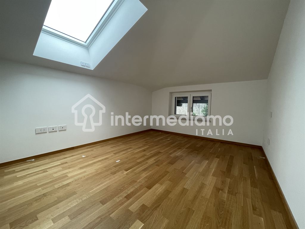 NUOVO ATTICO IN TOTALE LIBERTA' - BUSATTE - Attico Residenziale Nago-Torbole