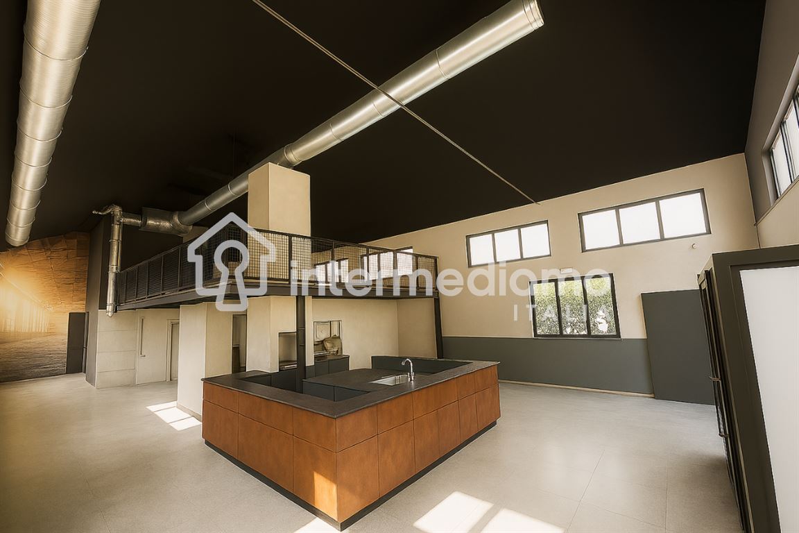 LOCALE COMMERCIALE IN AFFITTO NEL CENTRO DI RIVA - Attività Commerciale Commerciale Riva del Garda