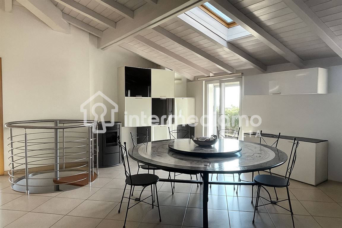 PRESTIGIOSO ATTICO PANORAMICO SU DUE LIVELLI - Attico Residenziale Arco