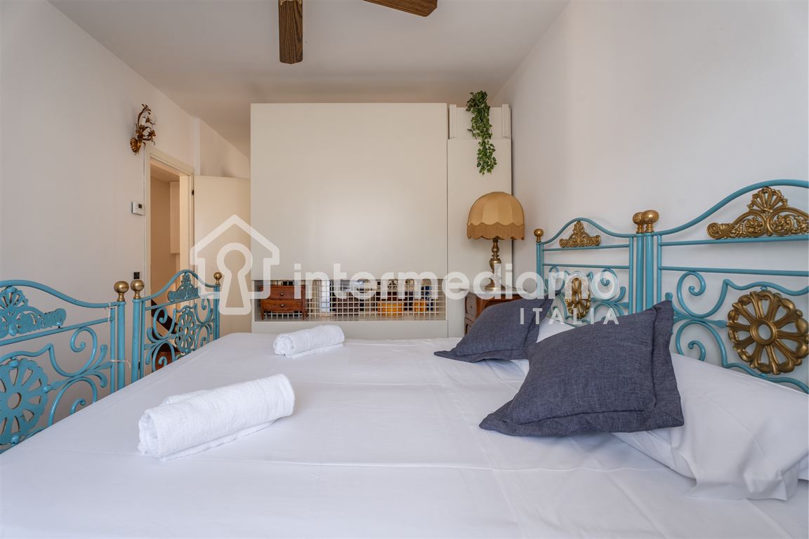 RESIDENZA INDIPENDENTE CON GIARDINO PRIVATO - Villa Residenziale Arco