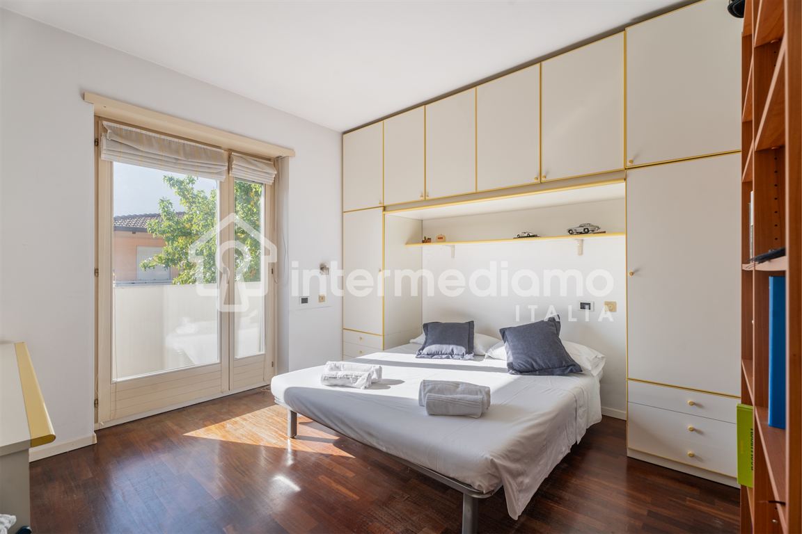 RESIDENZA INDIPENDENTE CON GIARDINO PRIVATO - Villa Residenziale Arco