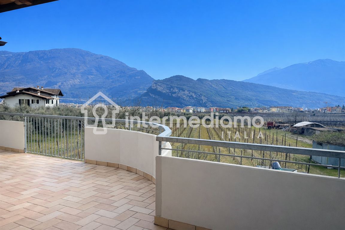 TERRAZZO PROTAGONISTA, VIVERE ALL'APERTO - Appartamento Residenziale Riva del Garda