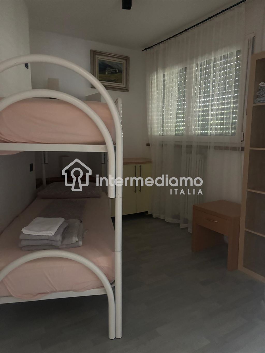 IN AFFITTO TRANSITORIO - APPARTAMENTO CON DUE CAMERE DA LETTO - Appartamento Residenziale Riva del Garda