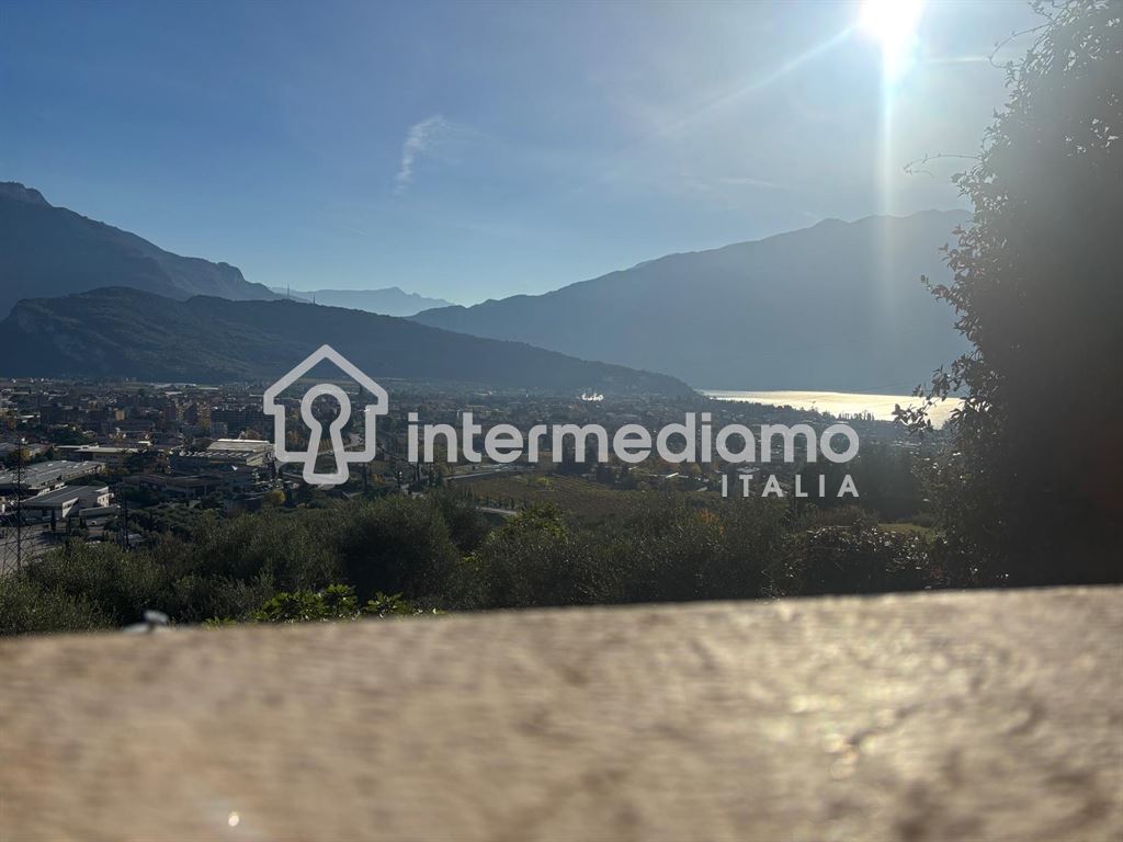 IN AFFITTO TRANSITORIO - APPARTAMENTO CON DUE CAMERE DA LETTO - Appartamento Residenziale Riva del Garda