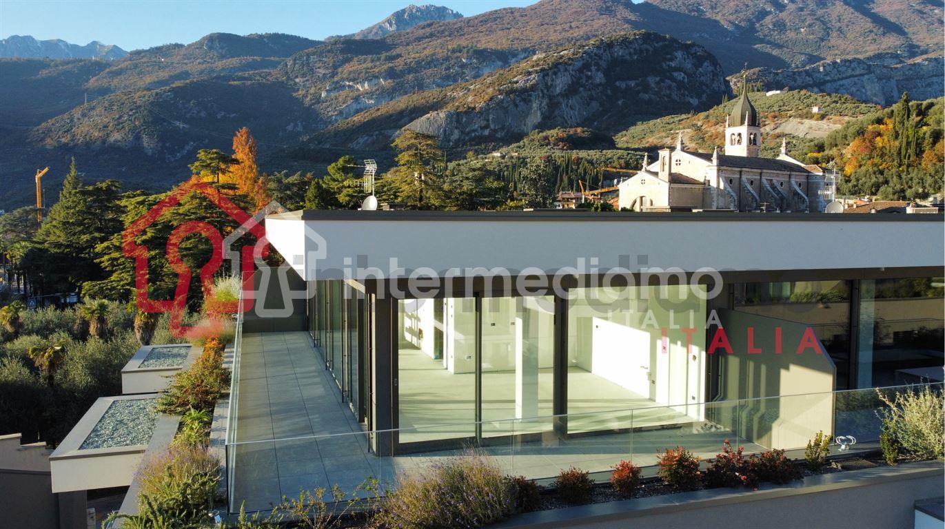 ATTICO DI NUOVA COSTRUZIONE CON TERRAZZA PANORAMICA - Attico Residenziale Arco