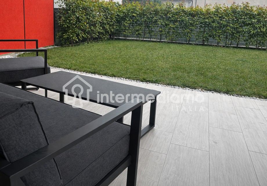 IN AFFITTO TRILOCALE A PIANO TERRA CON GIARDINO - Appartamento Residenziale Riva del Garda