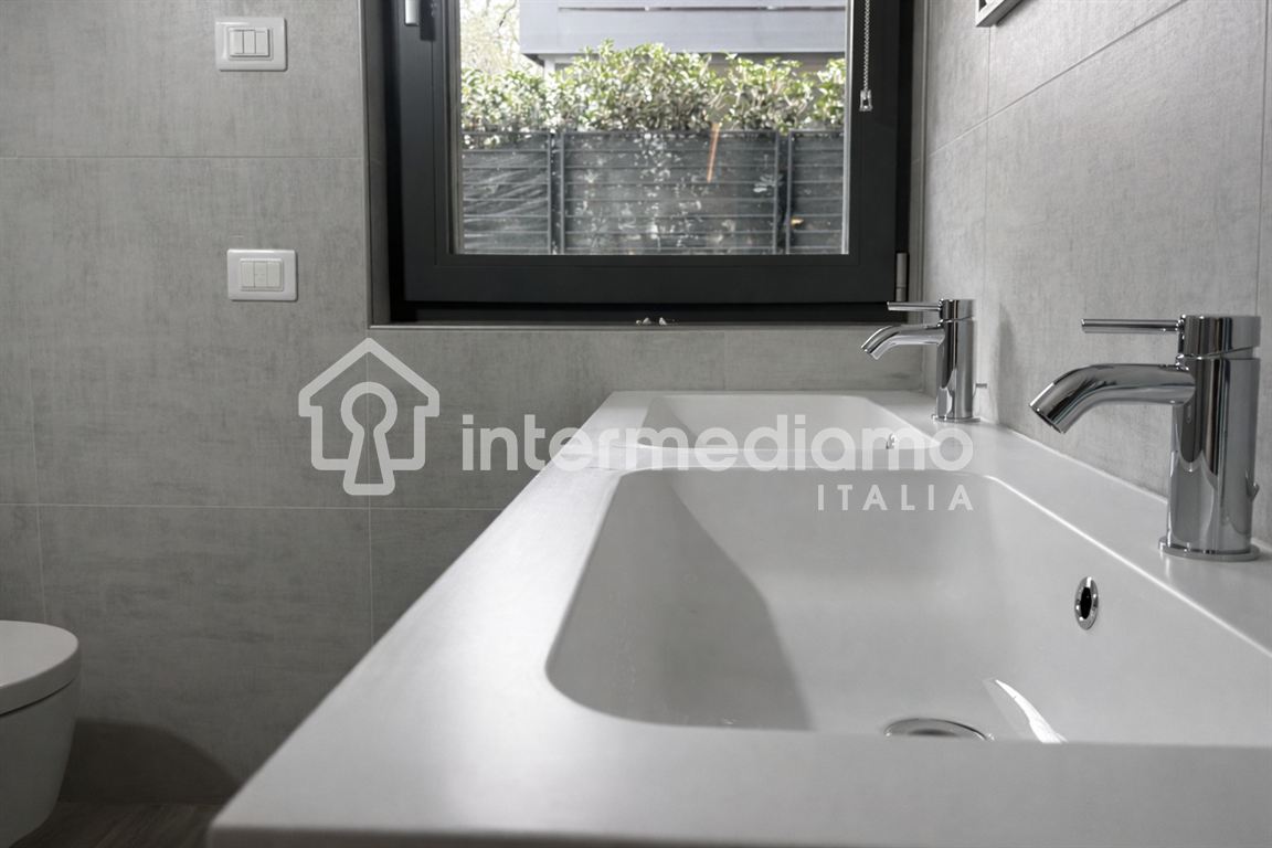 IN AFFITTO TRILOCALE A PIANO TERRA CON GIARDINO - Appartamento Residenziale Riva del Garda