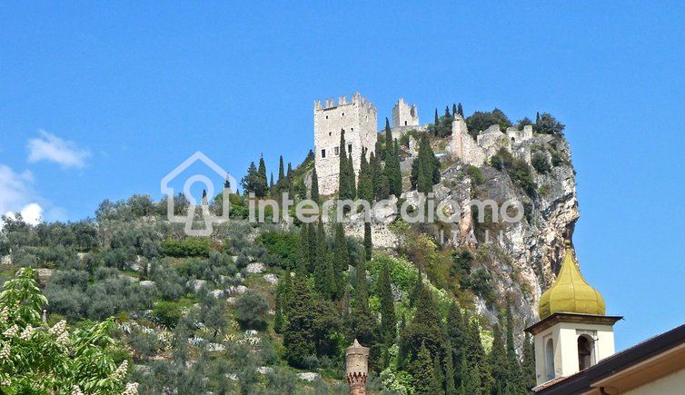 IN VENDITA BILOCALE CON GIARDINO A BOLOGNANO - Appartamento Residenziale Arco